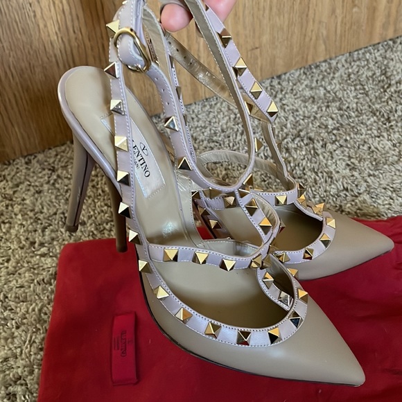 Valentino Garavani Rockstud ankle strap pump - Picture 5 of 8